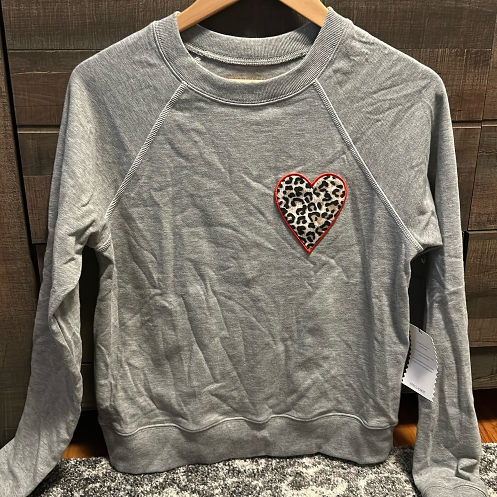 Stella & dot grey sweatshirt with leopard heart patch. NWT size small